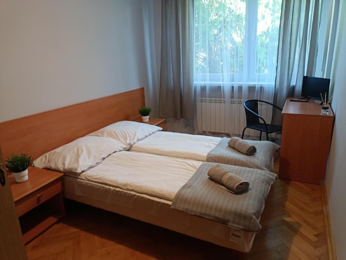 Pokoje Pod Swierkiem Swarzędz Εξωτερικό φωτογραφία