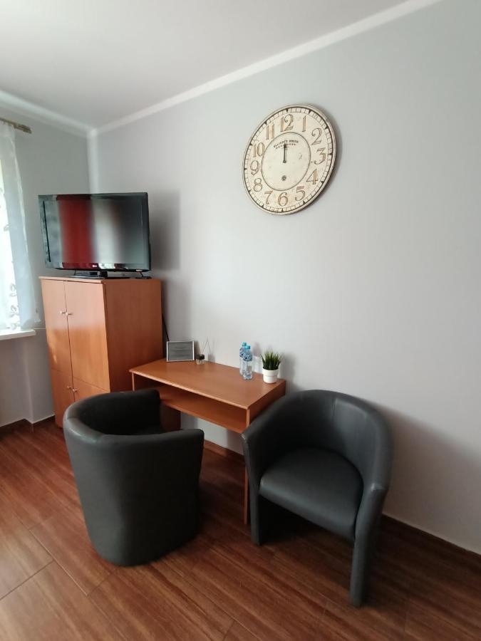 Pokoje Pod Swierkiem Swarzędz Εξωτερικό φωτογραφία