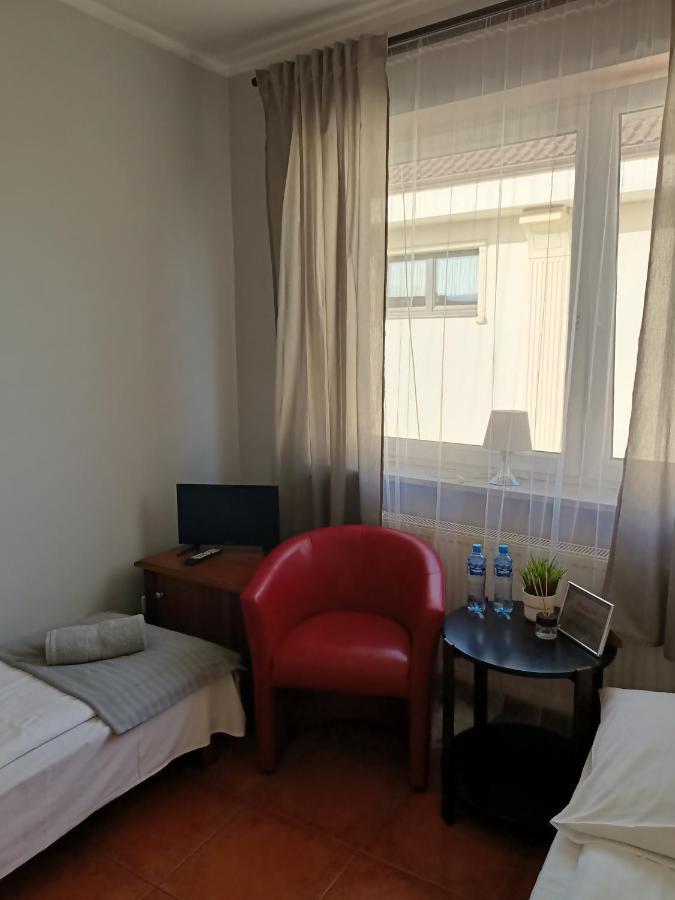 Pokoje Pod Swierkiem Swarzędz Εξωτερικό φωτογραφία