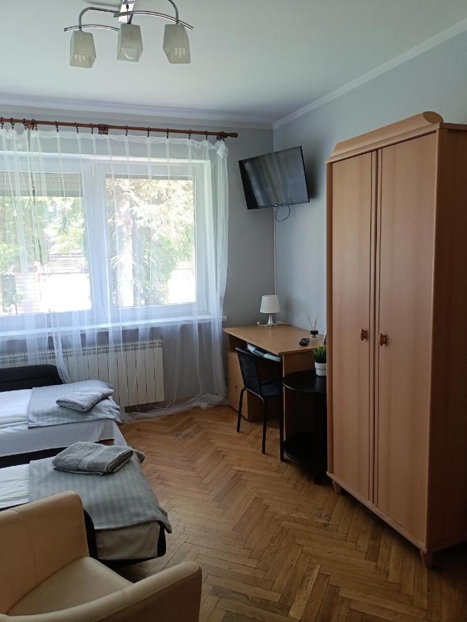 Pokoje Pod Swierkiem Swarzędz Εξωτερικό φωτογραφία