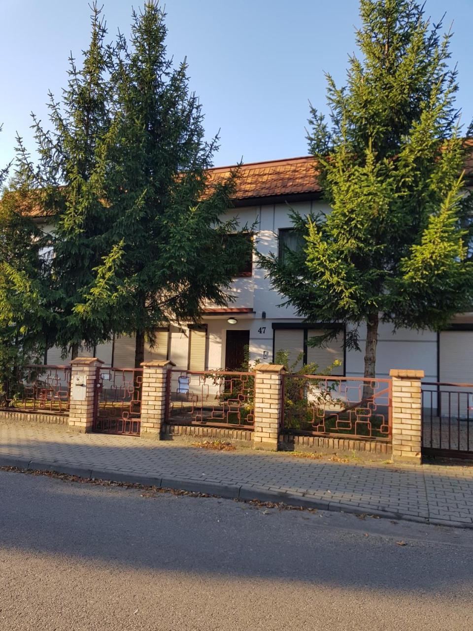 Pokoje Pod Swierkiem Swarzędz Εξωτερικό φωτογραφία
